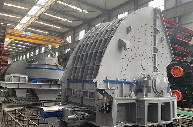 錘式破碎機側視圖