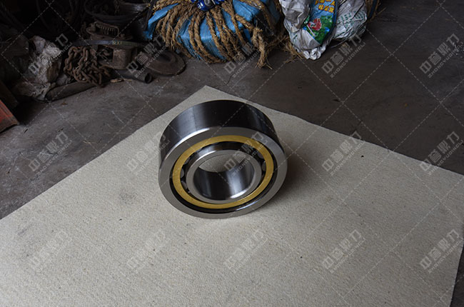第三代制砂機(jī)軸承 第三代制砂機(jī)軸承