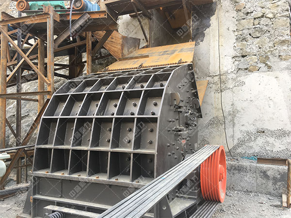 河南中譽(yù)鼎力錘式破碎機(jī) 河南中譽(yù)鼎力錘式破碎機(jī)