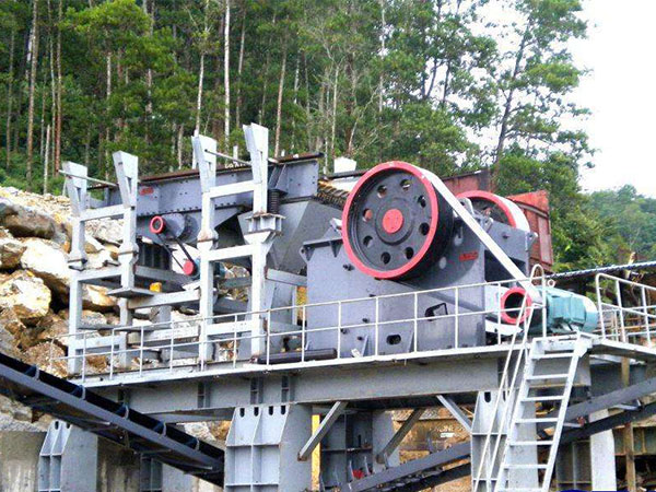 鄂式碎石機(jī)