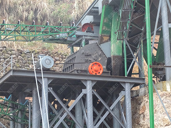 錘式破碎機運行