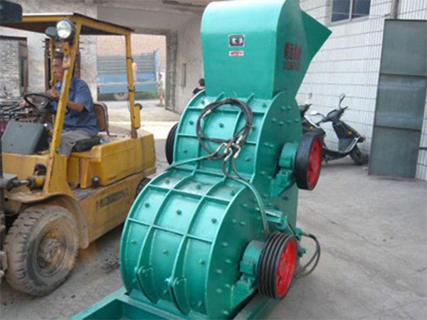 雙級(jí)無(wú)底破碎機(jī) 雙級(jí)無(wú)底破碎機(jī)