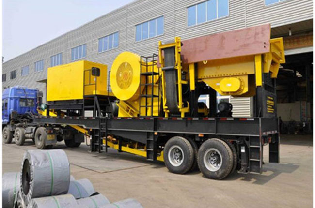 大型移動粉碎機