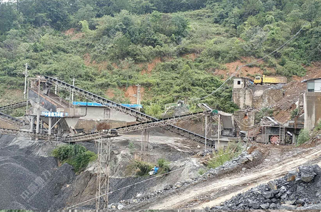 云南普洱白草地石場時(shí)產(chǎn)600噸石灰石生產(chǎn)線